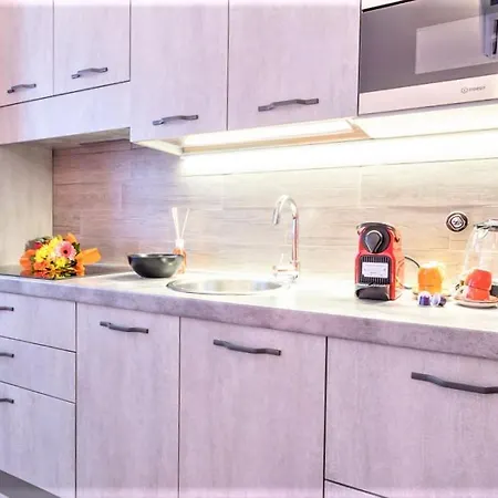 Realkasa Azzarita Flat *