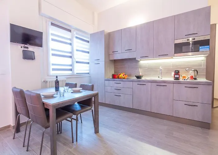 Realkasa Azzarita Flat * بولونيا