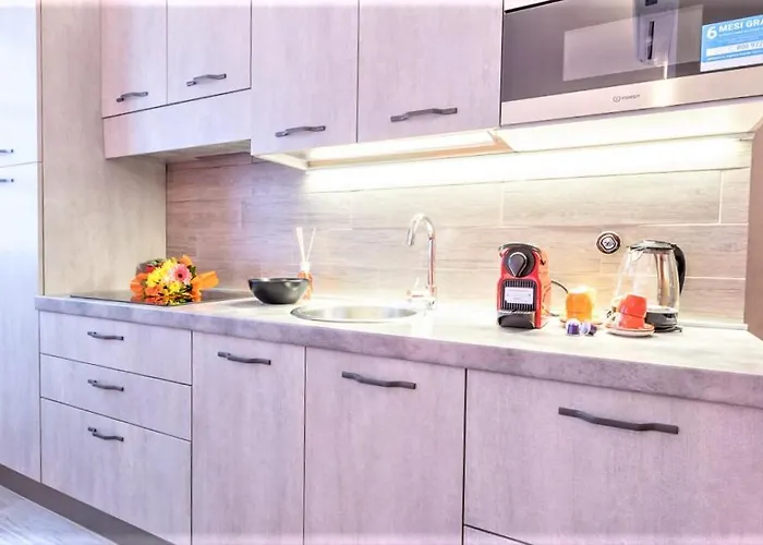 Realkasa Azzarita Flat *